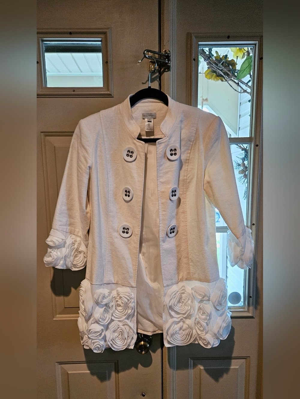 Show Stopper!  Stylish White Floral Trim Women's Coat by Multiples. Worn Once.